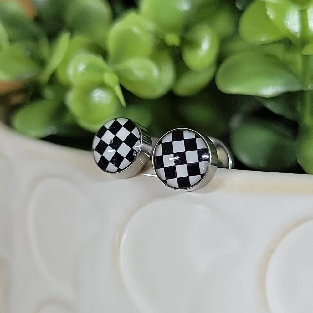 Checkered Dome Stud Earrings - Picture 3 of 5